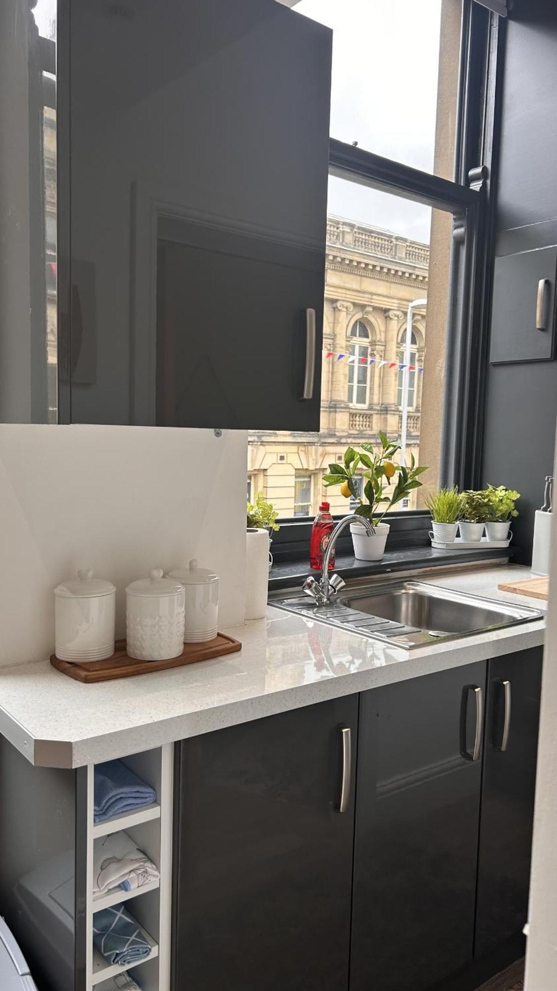 Cozy 1-Bedroom Apartment In The Heart Of Barnsley Town Centre Εξωτερικό φωτογραφία